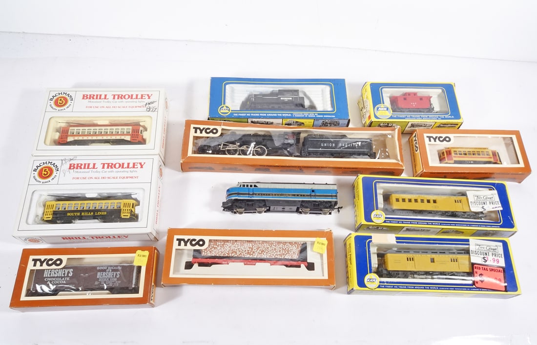Assorted HO Scale Trains Grouping (1 of 1)