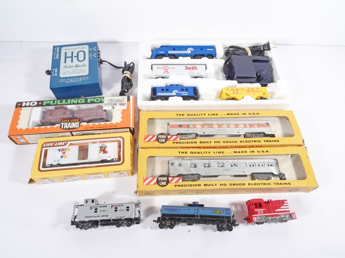 Assorted HO Scale Trains Grouping (1 of 1)
