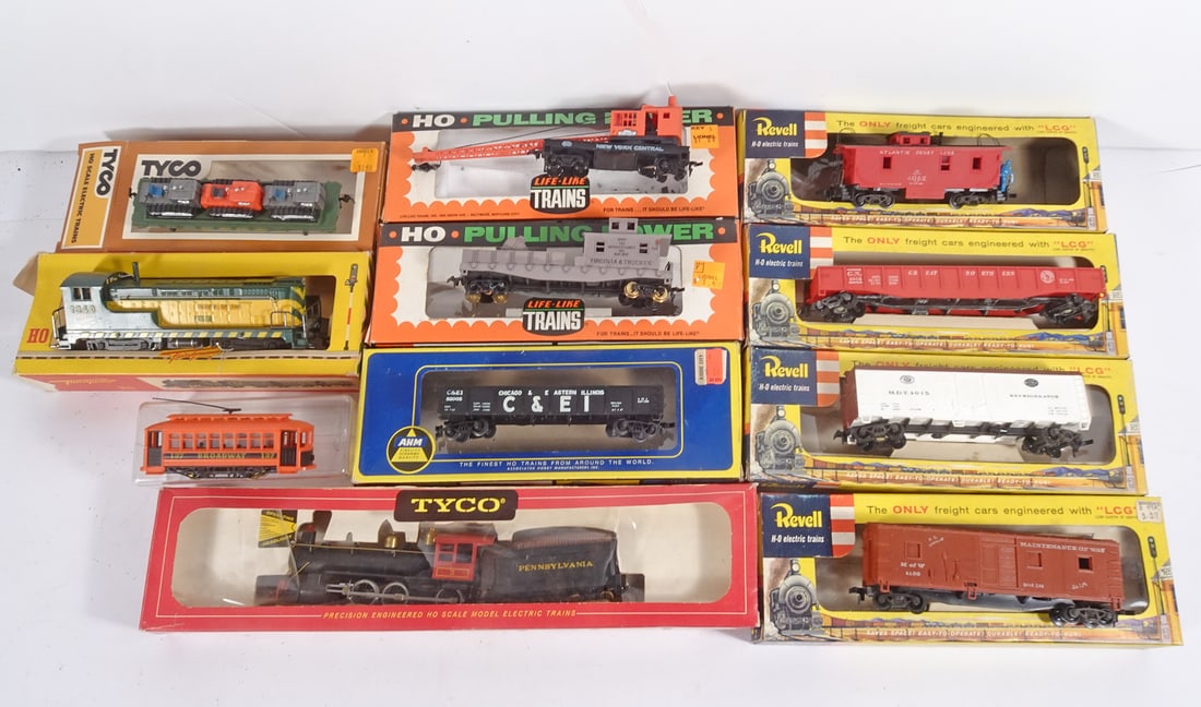 Assorted HO Scale Trains Grouping (1 of 1)