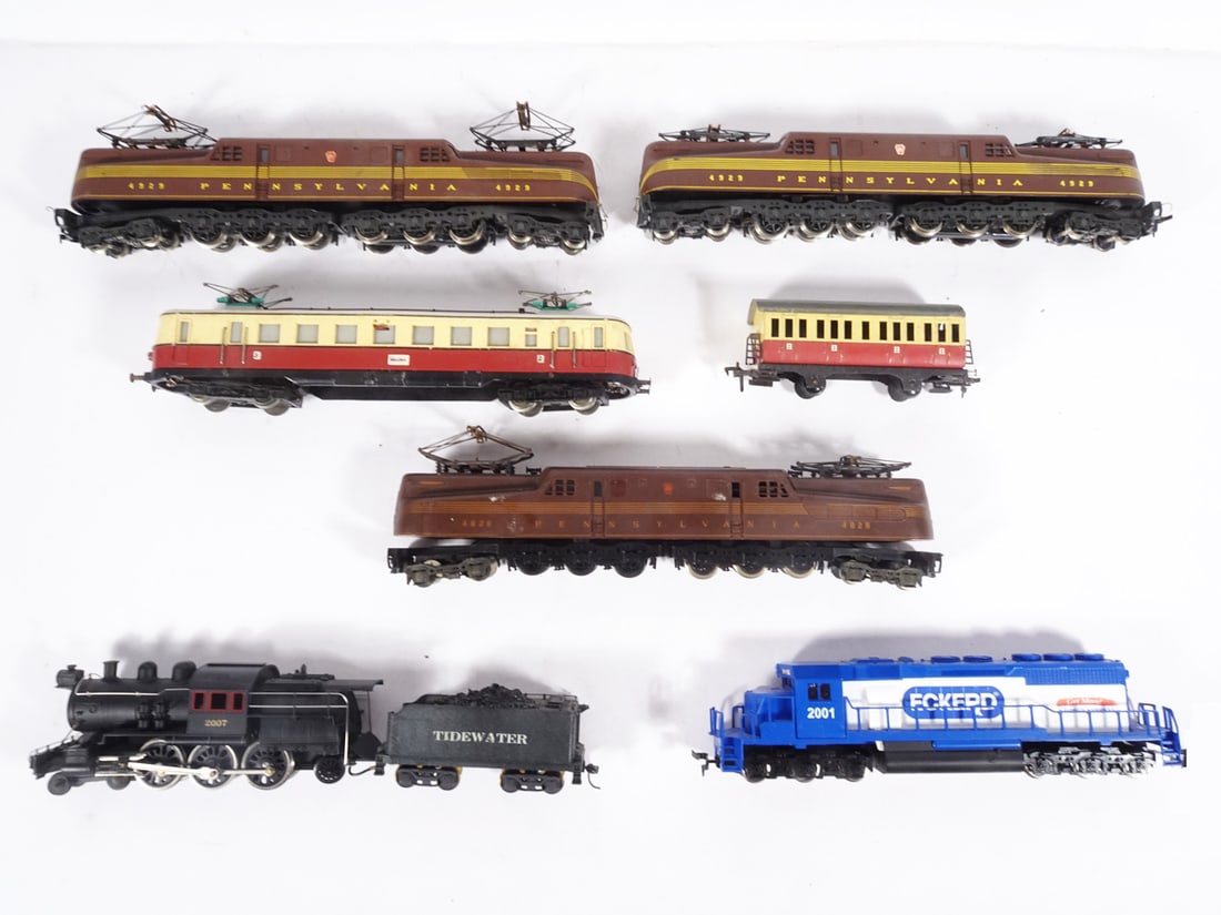 Assorted HO Scale Trains Grouping (1 of 2)