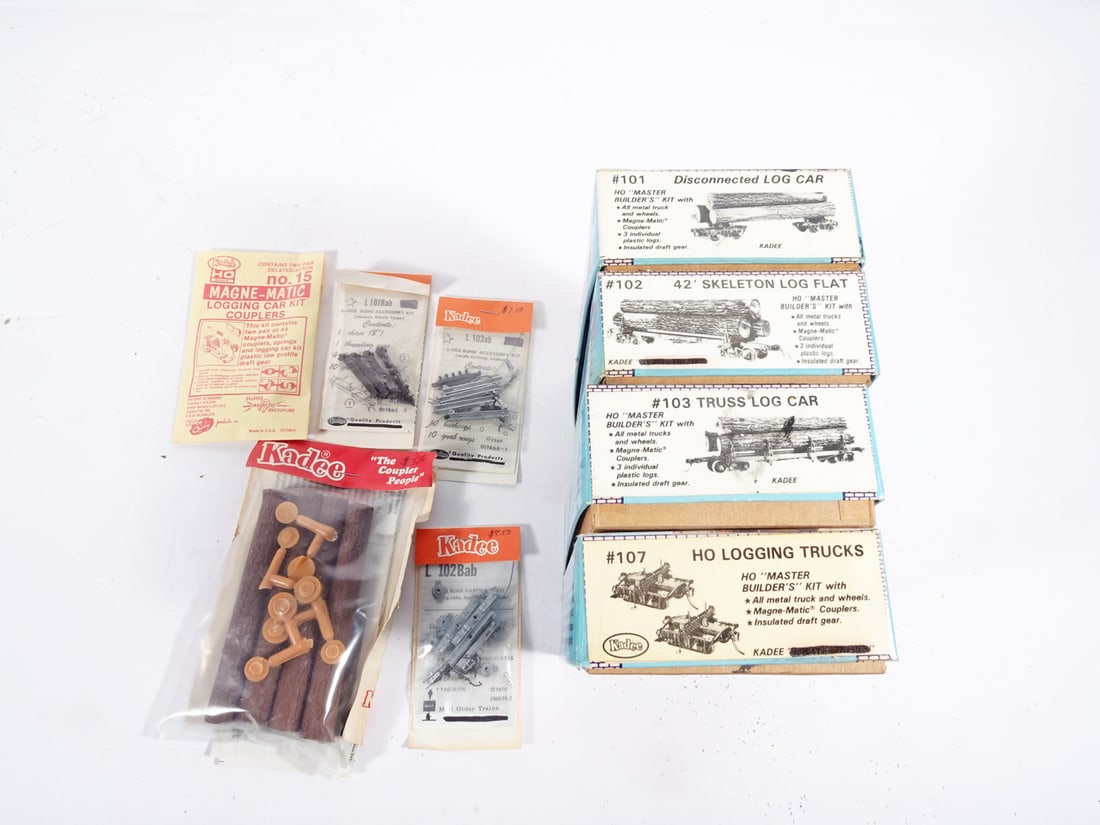 Kadee HO Scale Log Cars and Accessory Parts (1 of 3)