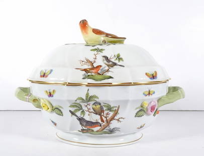 Herend Porcelain Rothschild Bird Tureen: Herend porcelain Rothschild Bird pattern #1014 Oval Tureen with Lid, circa mid 20th c. to late 20th c., 8" (h) x 13" x 8"