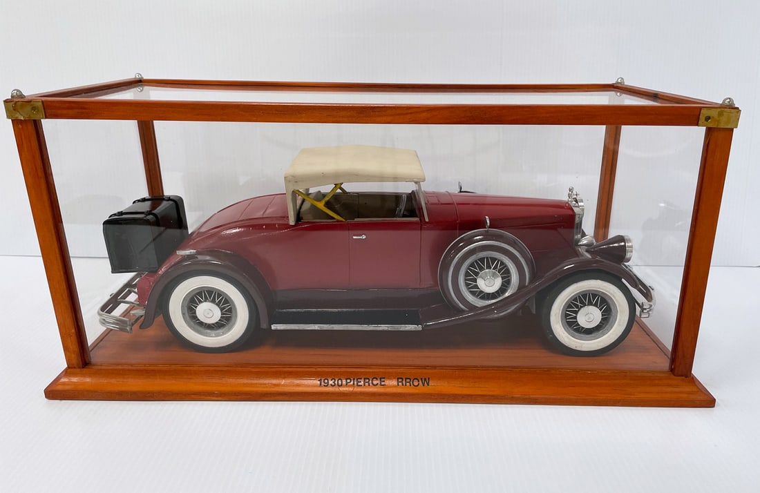 1930 Pierce Arrow Car Model Display (1 of 2)
