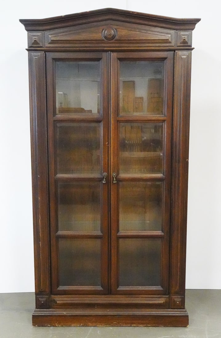 Oak Light-Up Display Bookcase/China Closet (1 of 4)
