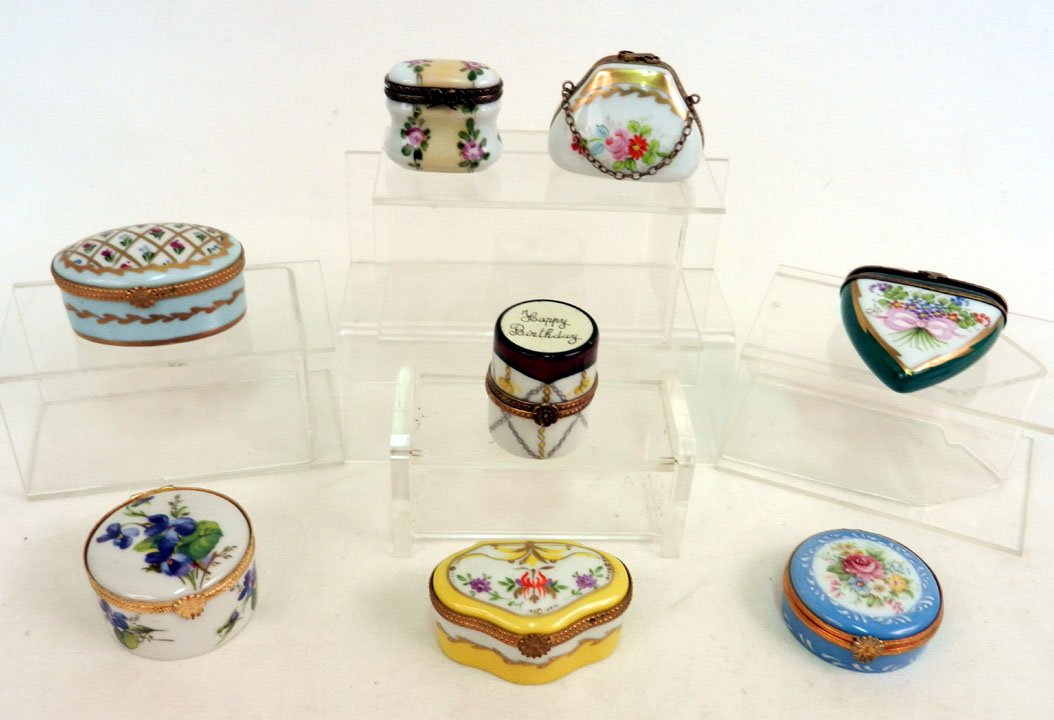 Eight Limoges porcelain pill boxes including heart,: Eight Limoges porcelain pill boxes including heart, purse, drum, and five with floral decoration, all marked Limoges France, 3" and smaller