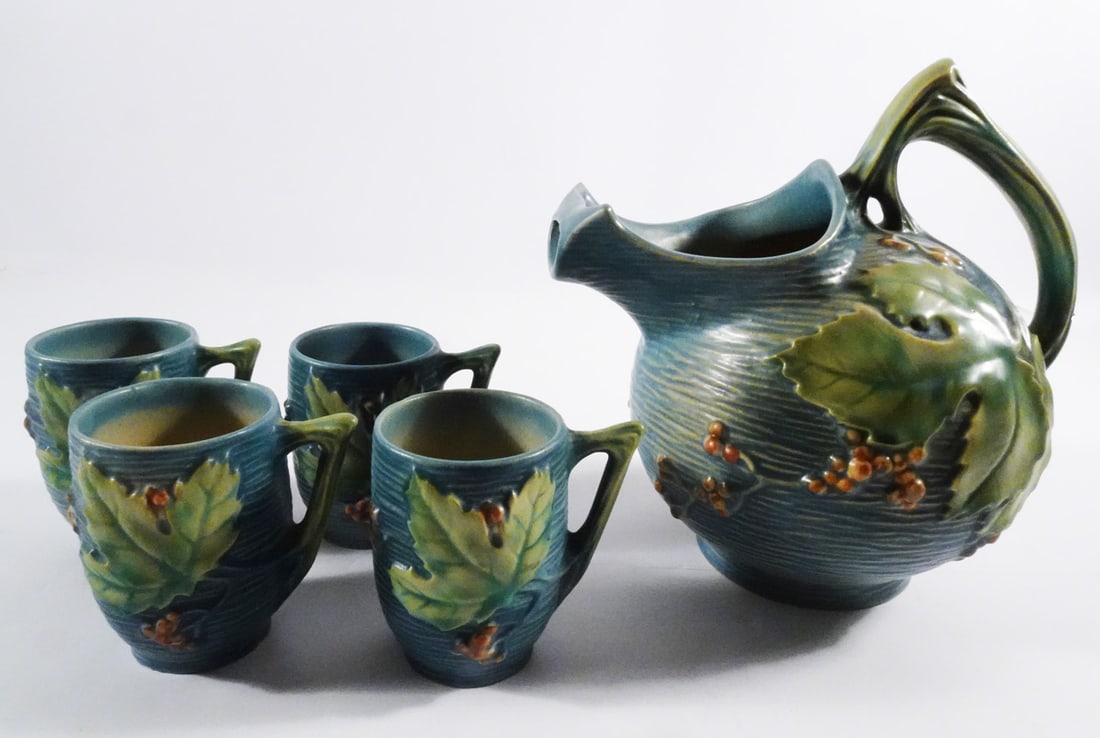 Roseville Pottery Bushberry Cider Set (1 of 4)