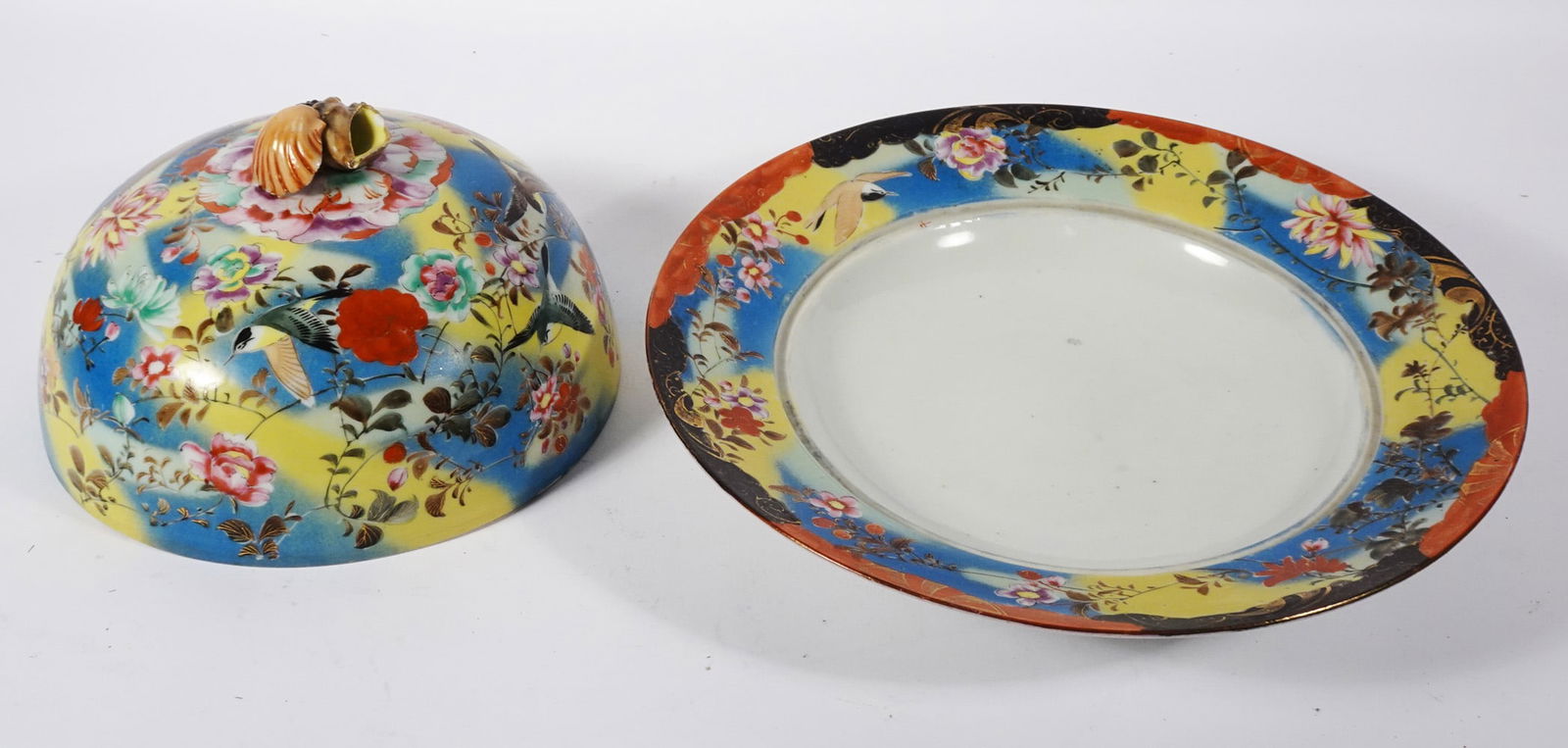 Japanese Kutani Porcelain Covered Dish (1 of 2)