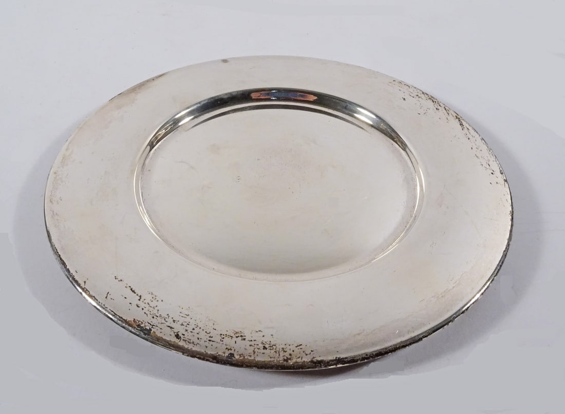 J.E. Caldwell Sterling Silver Plate: J.E. Caldwell sterling silver plate, signed J.E. CALDWELL & CO. STERLING 138 on underside, circa mid 20th c., 8 1/2", 8.365 ozt