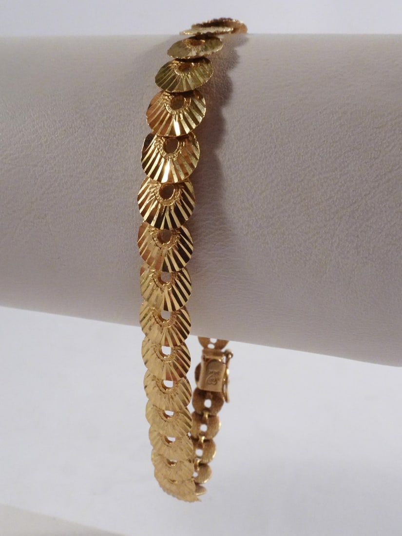 Yellow Gold Bright Cut Fan Bracelet (1 of 3)