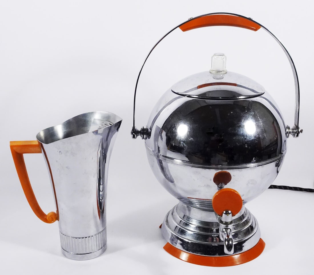 Art Deco Chrome and Bakelite Grouping (1 of 4)