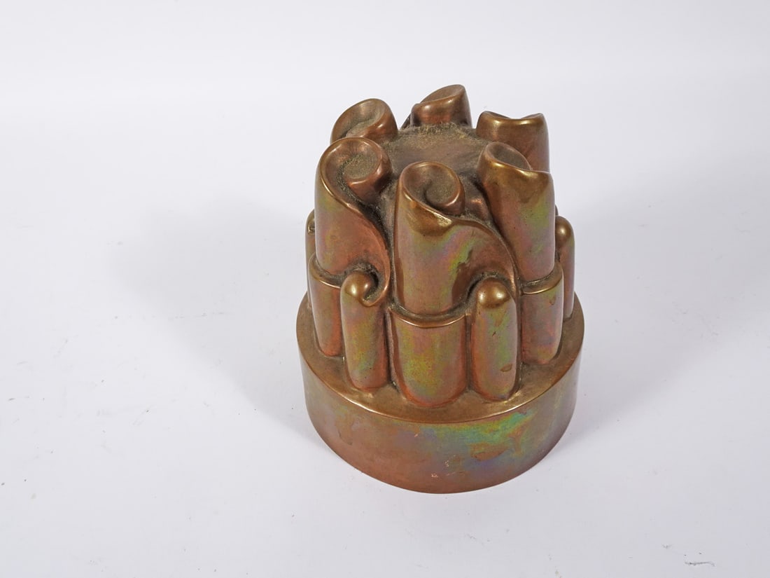 Benham and Froud Copper Jelly Mold (1 of 2)
