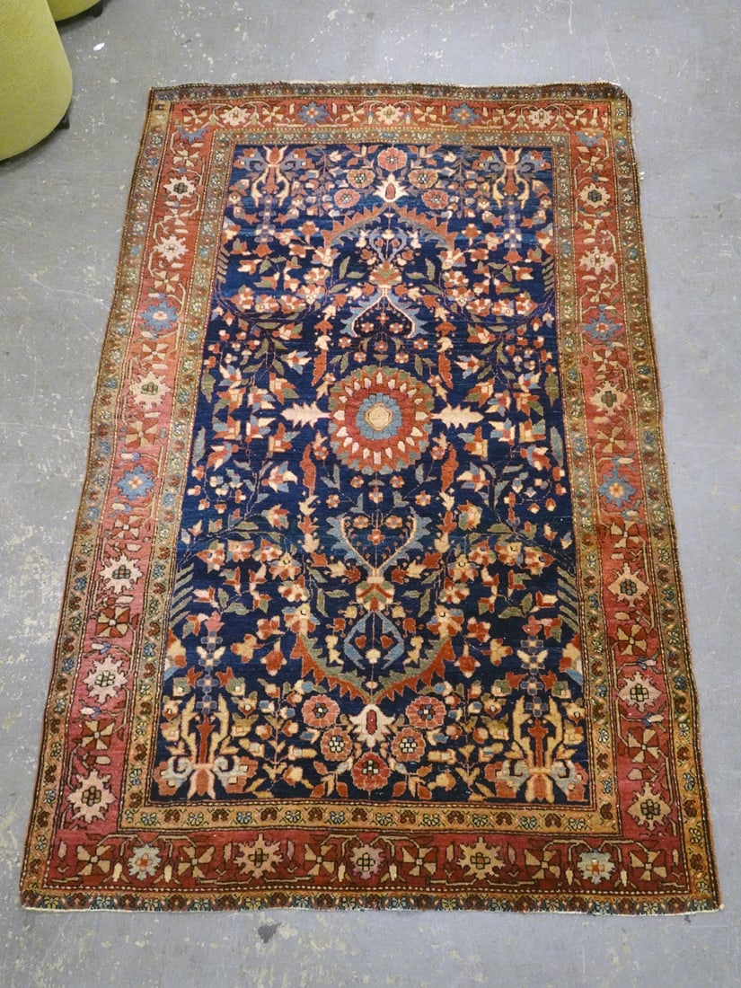 Hand Tied Persian Rug: Hand tied Persian rug, circa early 20th c., 6'8" x 4'3"