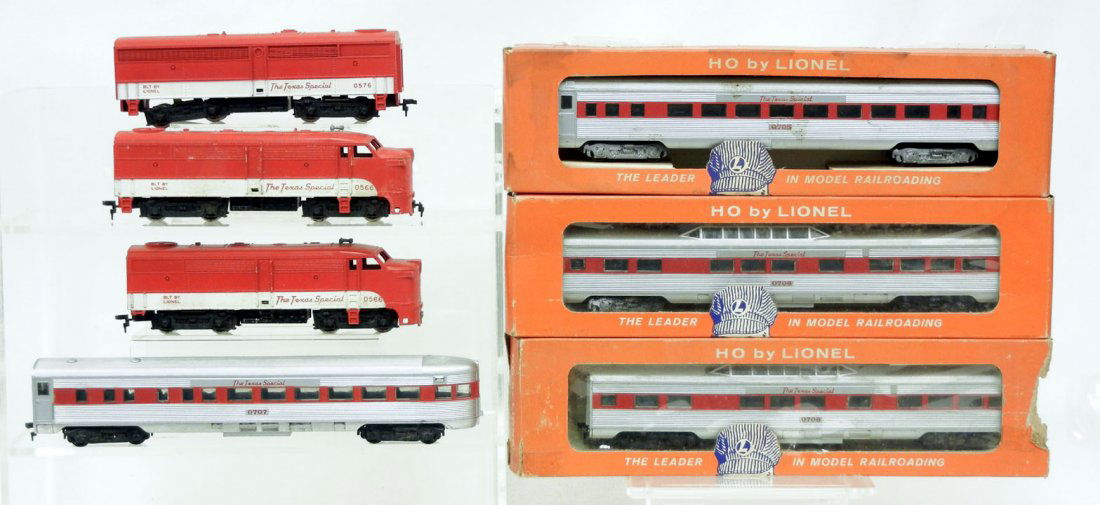 Lionel HO Texas Special passenger set, including t: Lionel HO Texas Special passenger set, including two No. 0566 engines, No. 0576, No. 0705 Pullman, two No. 0706 Vista Domes, and No. 0707 Observation car, three with original boxes