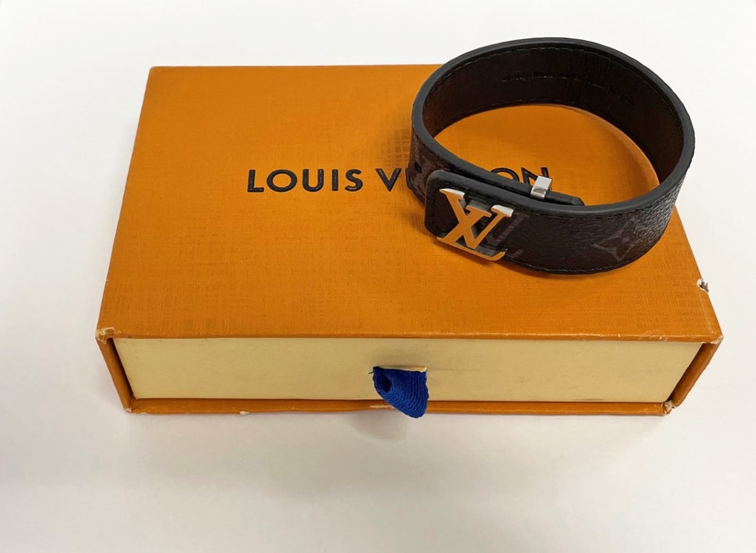 Louis Vuitton Monogram World Tour Bracelet (1 of 2)