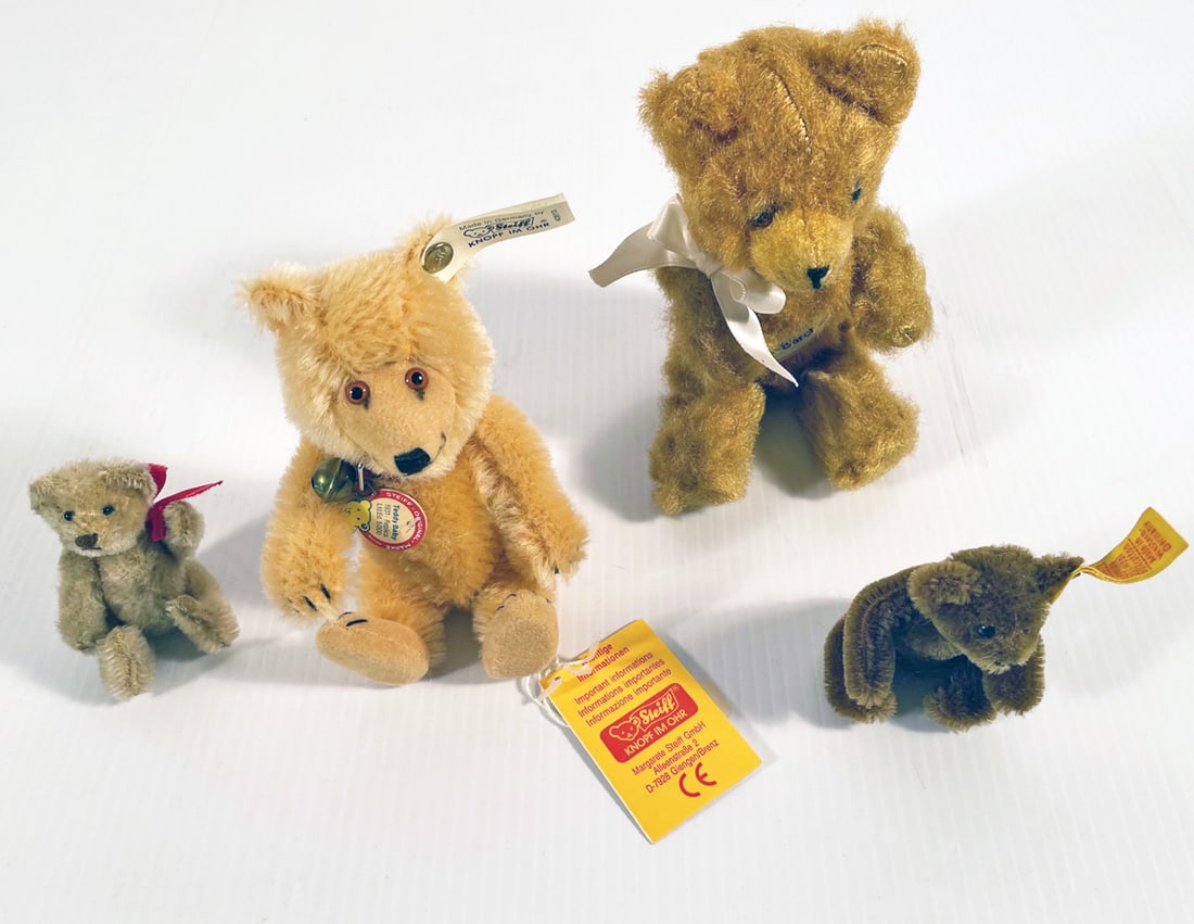 Steiff bears (1 of 2)