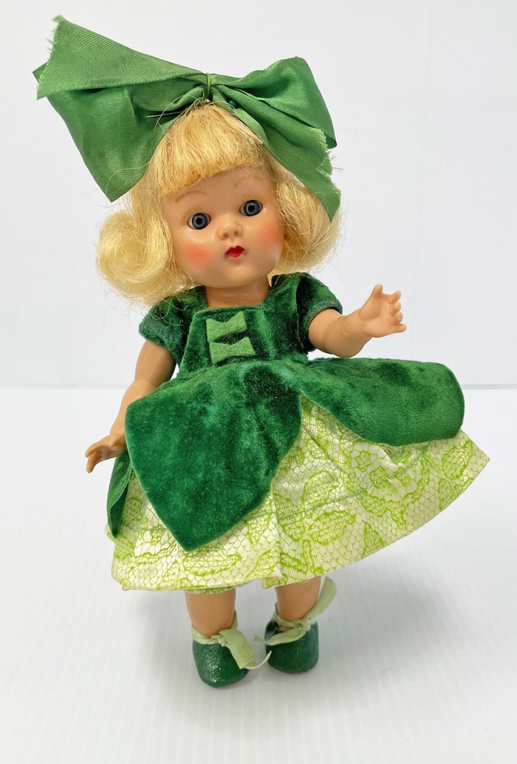 Vogue strung hard plastic 8" Ginny doll 1952 Dawn: Vogue strung hard plastic 8" Ginny doll 1952 Dawn, blonde, blue eyes, in original complete outfit with hair bow