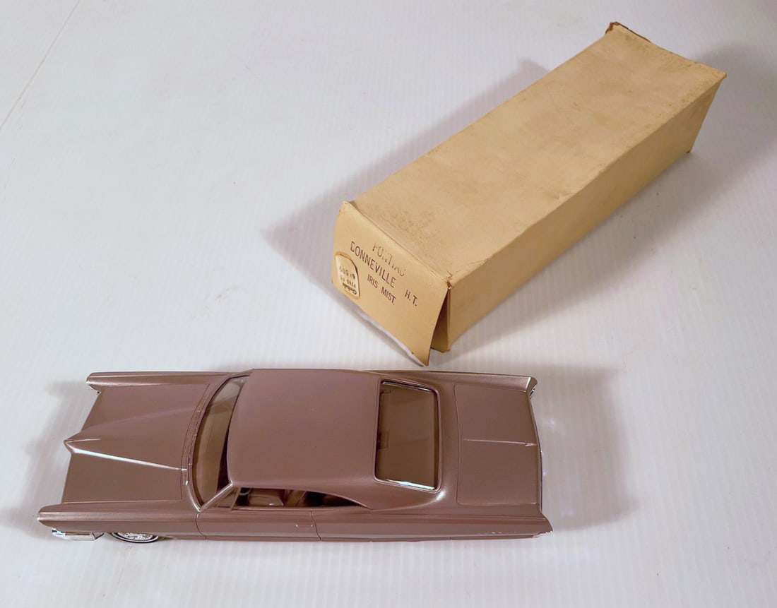 1965 Pontiac Bonneville Dealer Model Promo Car (1 of 4)