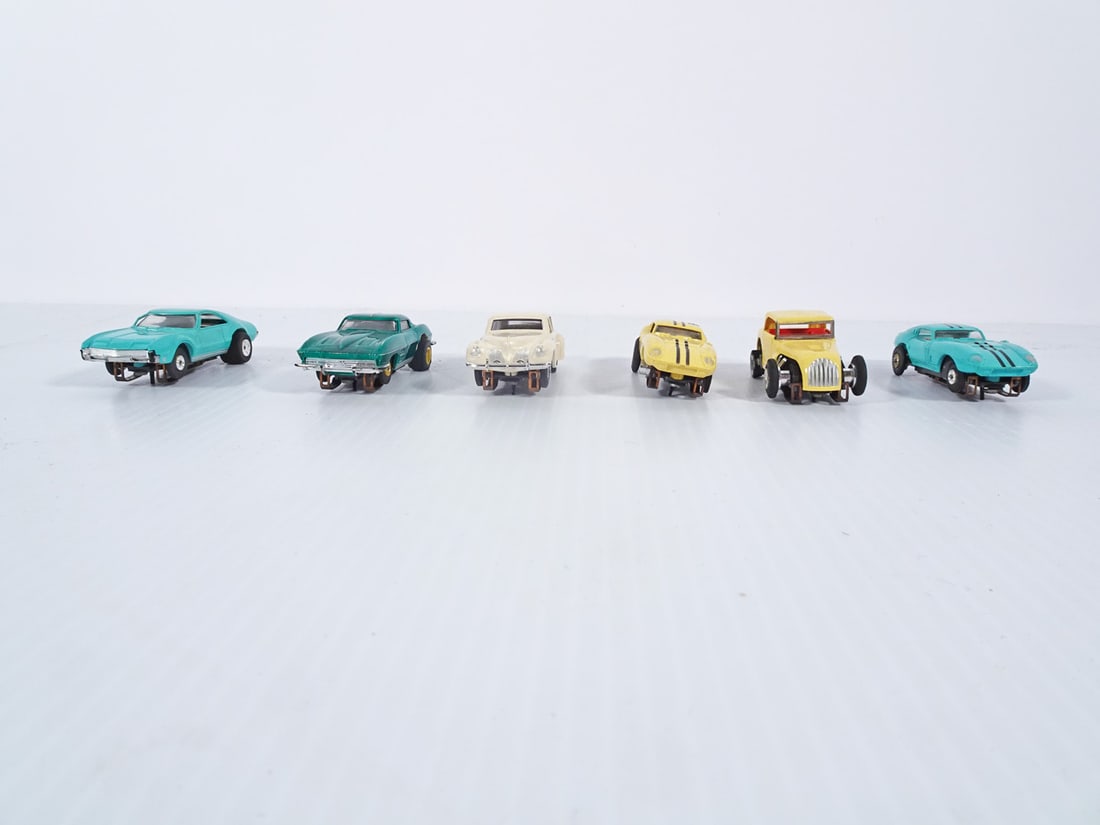 Vintage Aurora HO Scale T-Jet Slot Cars Grouping (1 of 3)