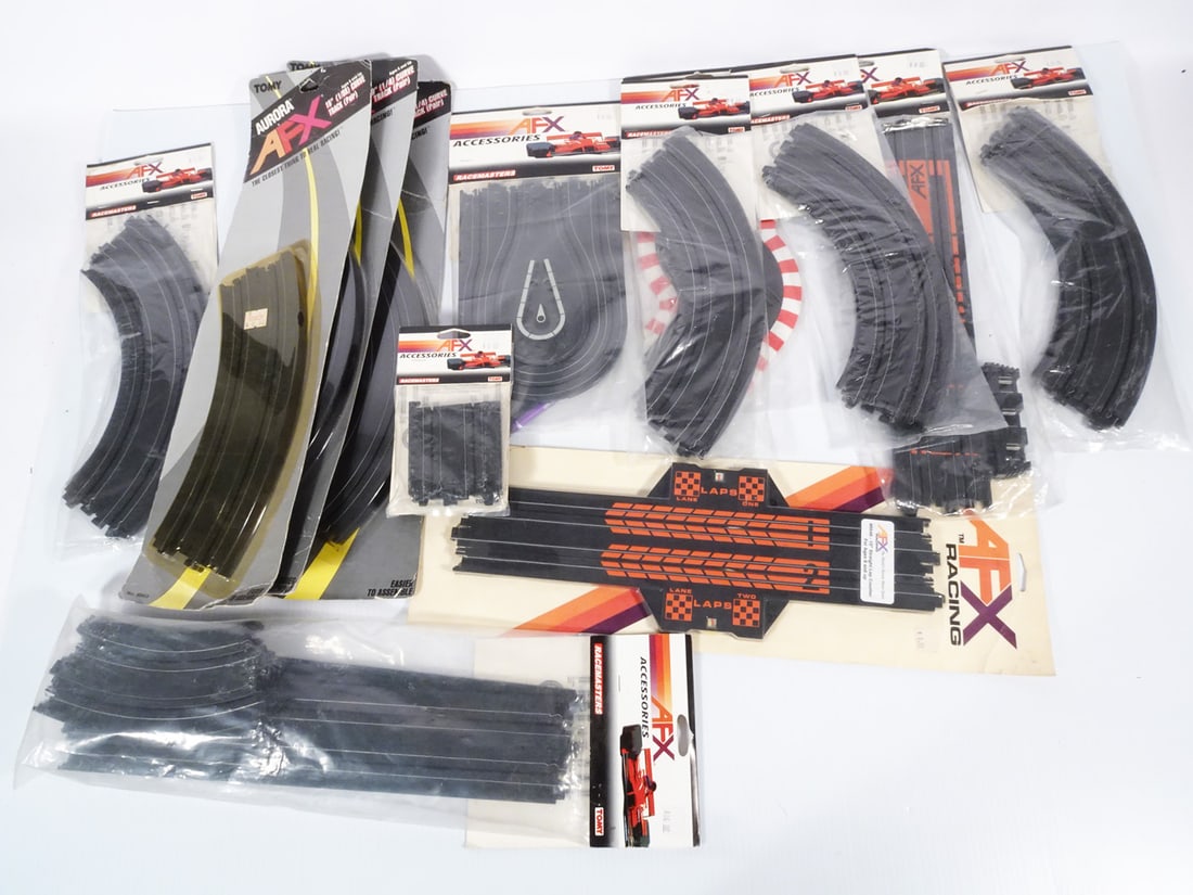 Tomy/Aurora AFX Slot Car Accessory Track Grouping (1 of 1)