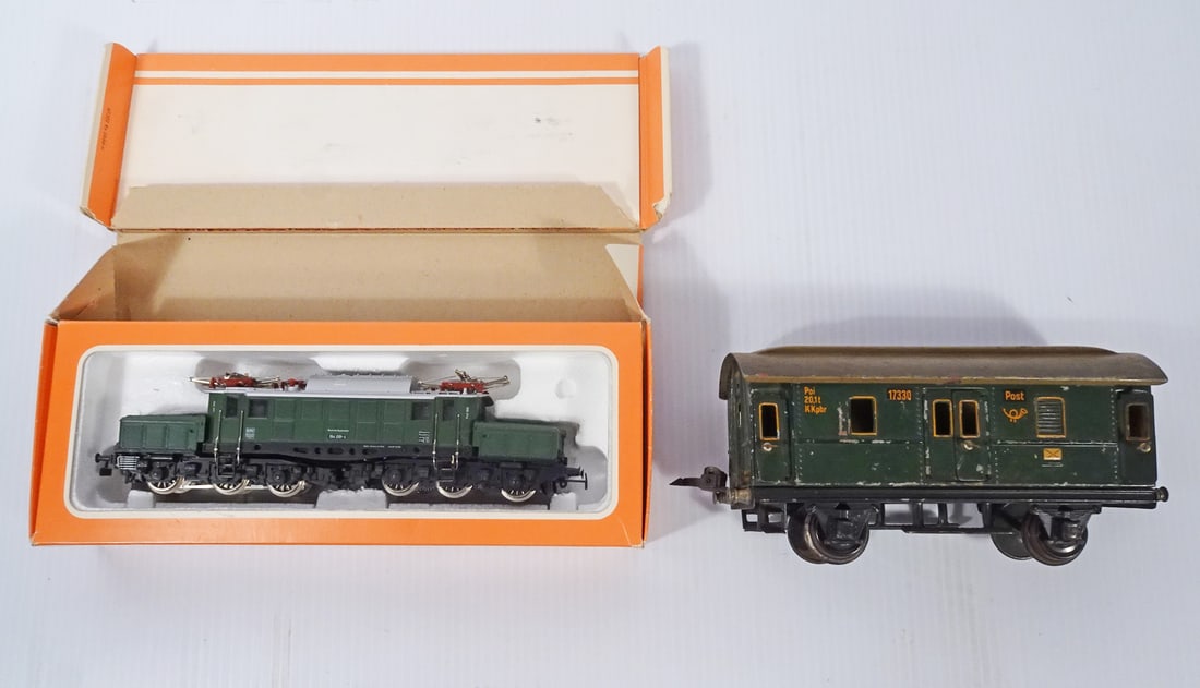 Marklin Prewar and Postwar Trains Grouping (1 of 2)