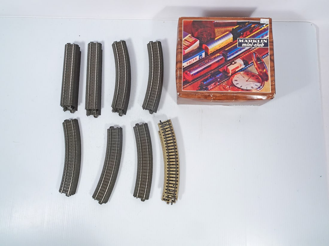 Marklin HO Scale Track and Z Scale Train Set (1 of 2)