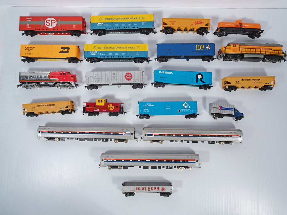 Vintage Bachmann HO Scale Trains Grouping (1 of 1)