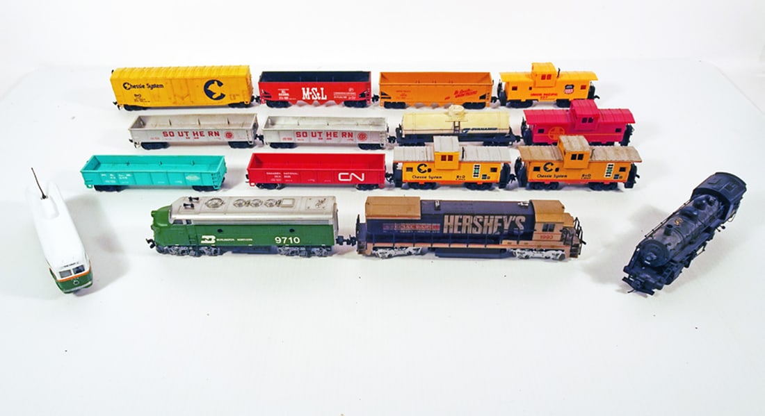 Vintage Bachmann HO Scale Trains Grouping (1 of 2)