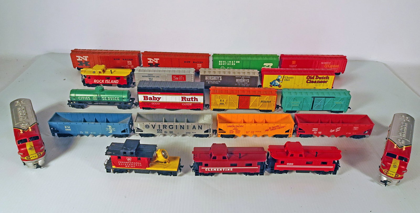 Vintage Bachmann HO Scale Trains Grouping (1 of 1)