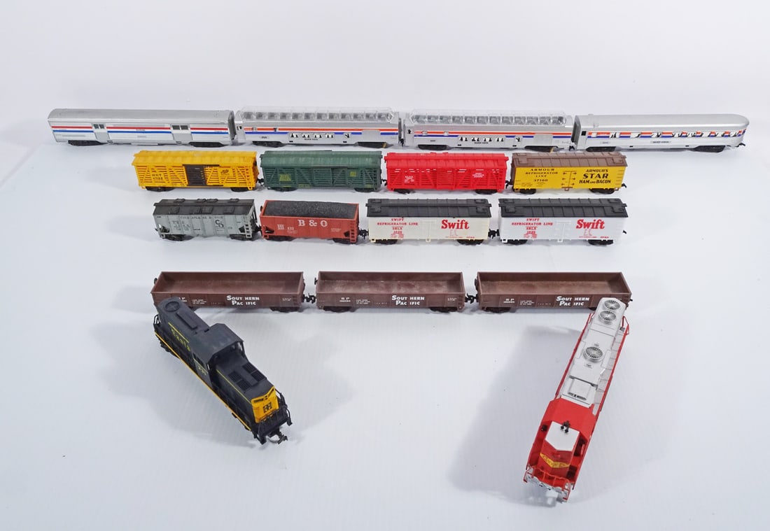 Vintage Life-Like HO Scale Trains Grouping (1 of 2)