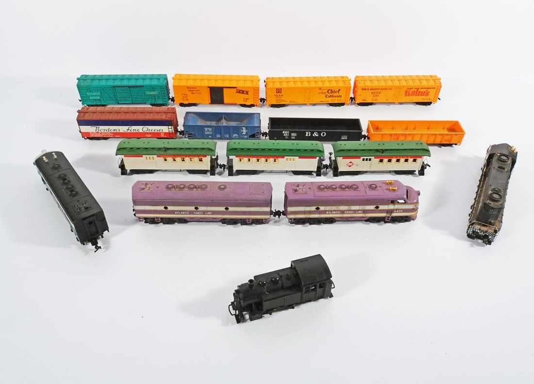 Vintage Mantua/Tyco HO Scale Trains Grouping (1 of 1)