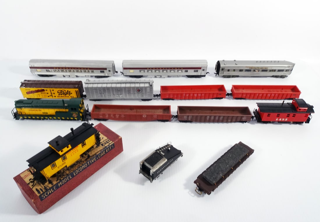 Assorted Vintage HO Scale Trains Grouping (1 of 2)