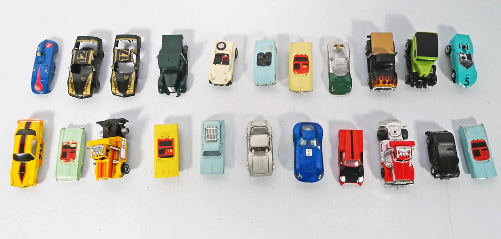 Assorted Vintage HO Scale Slot Cars Grouping (1 of 2)