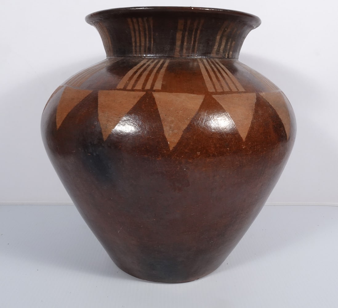 Native American Indian Pottery Vase (1 of 1)