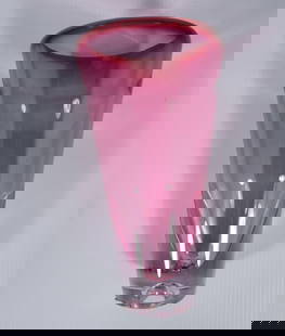 Kosta Boda Glass Sound Vase Pink: Kosta Boda Swedish glass Sound Vase Pink, designed by Goran Warff, signed on underside of base Kosta Boda G. Warff 7040370 and on body with KOSTA BODA SINCE 1742 label, original retail tags attached