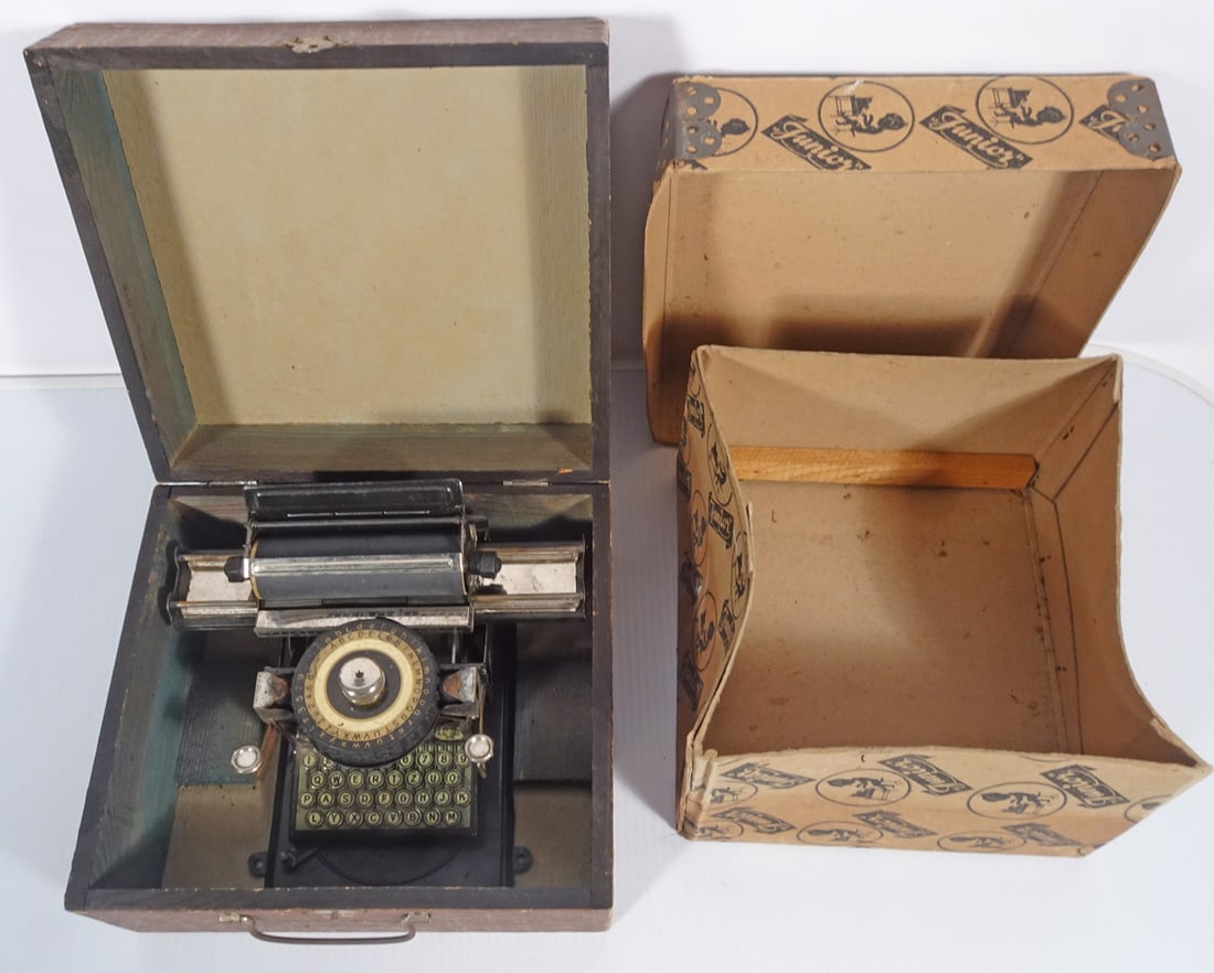 Gebruder Schmidt German Tin Toy Typewriter (1 of 1)