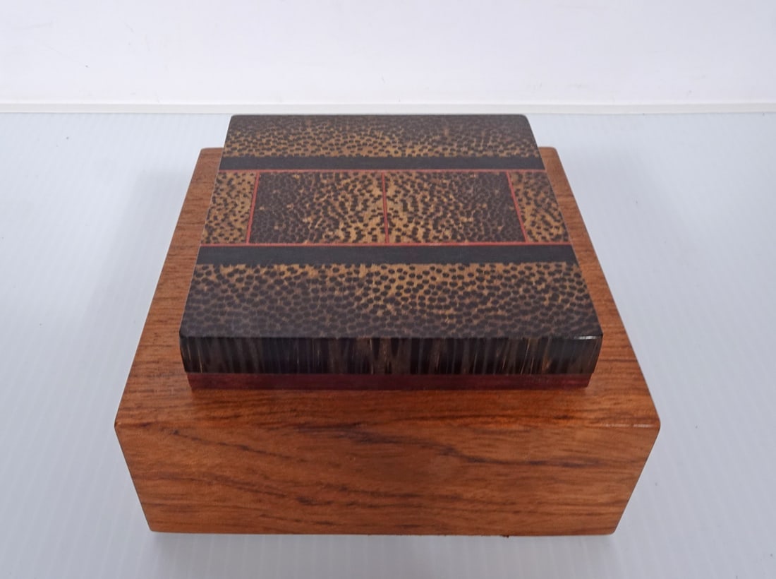 Jeffrey Seaton Artisan Wood Box (1 of 2)