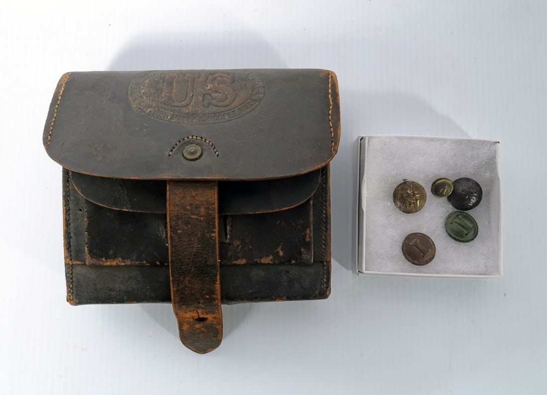 U.S. Civil War Buttons and Cartridge Box (1 of 2)