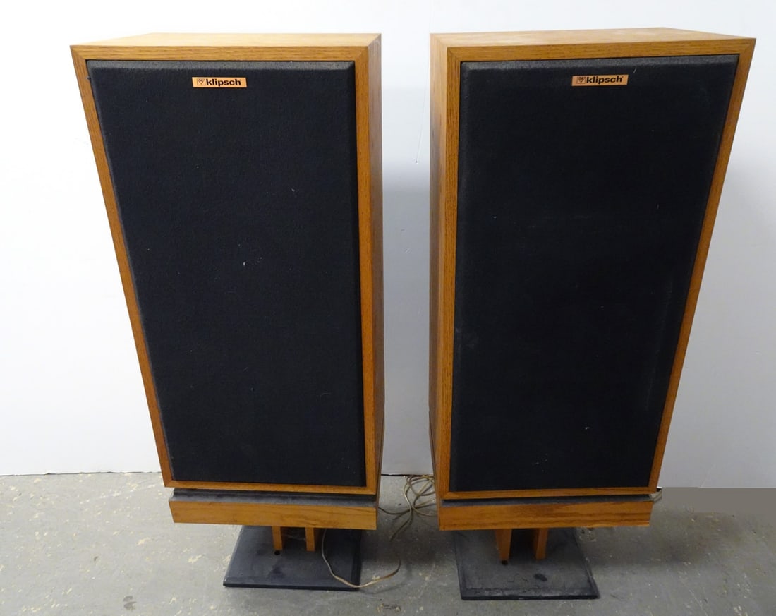 Pair of Klipsch Forte Model Floor Speakers (1 of 2)