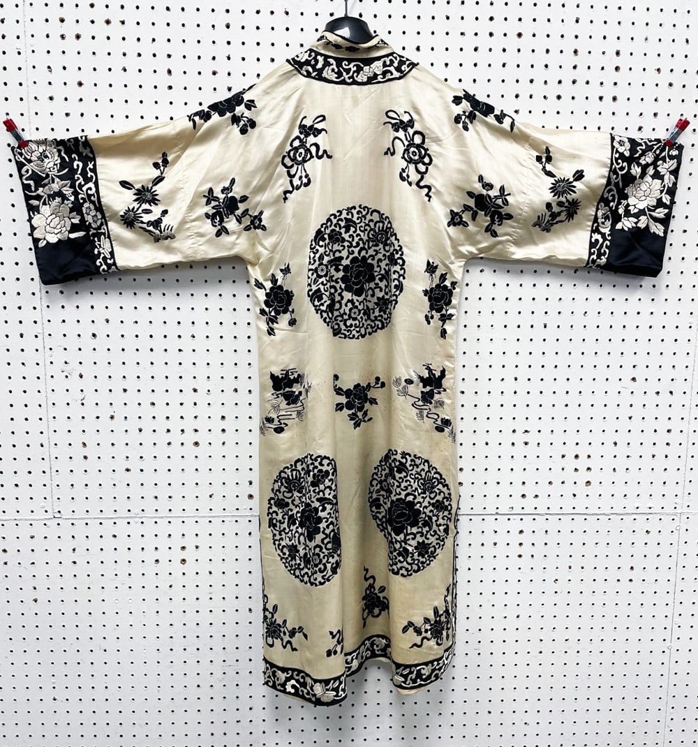 Chinese Silk and Embroidered Robe (1 of 3)