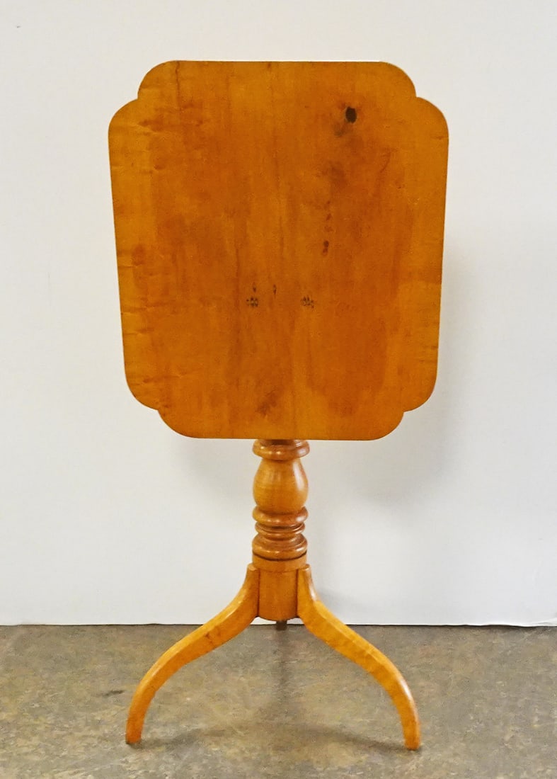 Federal Style Birds-eye Maple Candlestand (1 of 3)