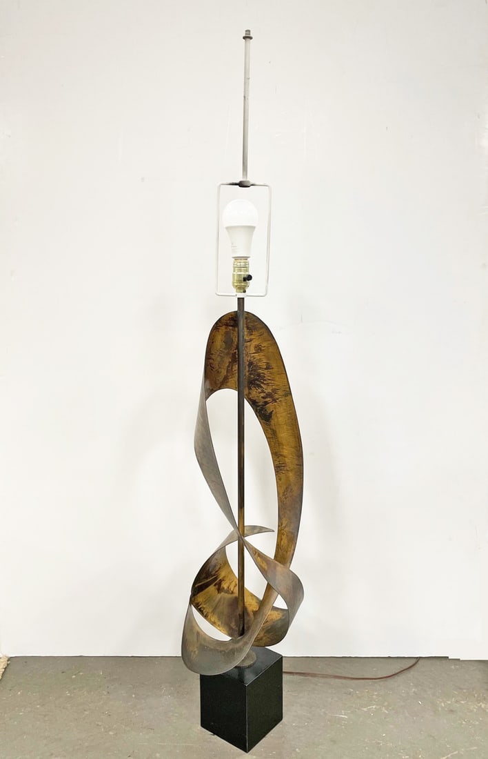 Laurel Lamp Co. Brutalist Table Lamp (1 of 2)