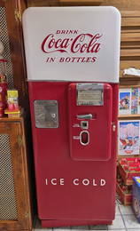 Vintage Coca-Cola Cavalier Vending Machine