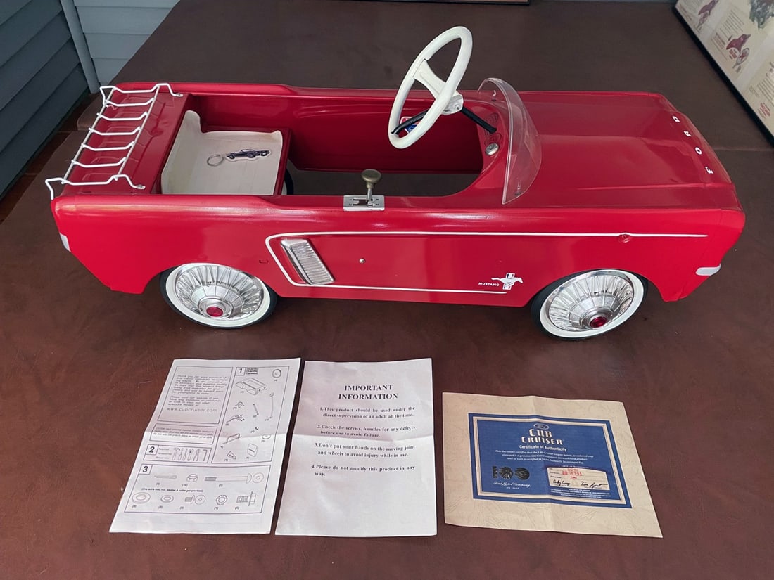 Retro Style Ford Mustang Pedal Car (1 of 5)