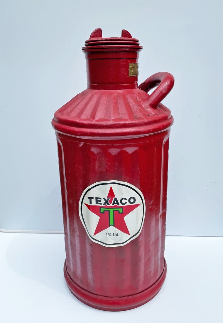 Davis Welding Mfg. Co. Metal Gas Container (1 of 3)