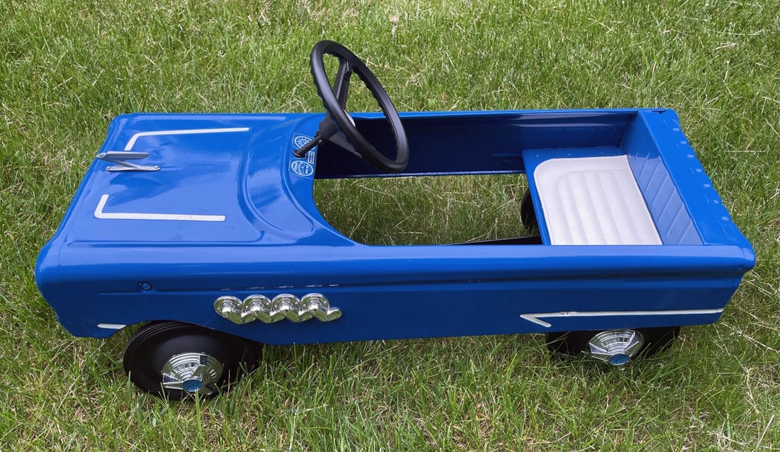 Retro Style Ford Mustang Pedal Car (1 of 5)