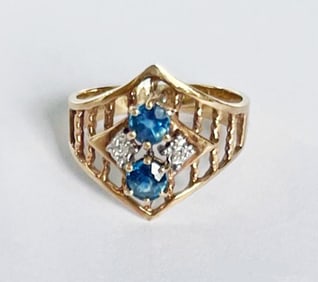 10K Gold Ring with Sapphires