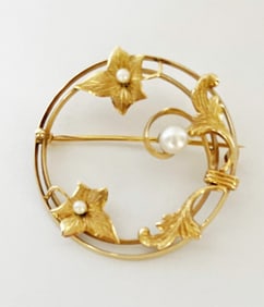 14K Gold Circle Pin with Flowers and Pearls