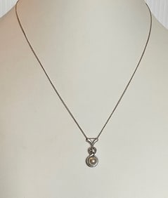 14K Gold Necklace with Diamond and Pearl