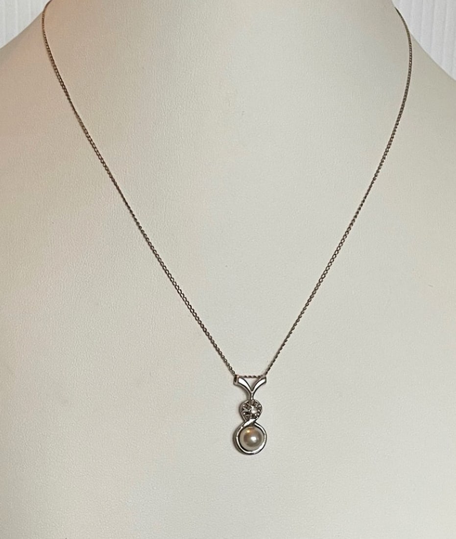 14K Gold Necklace with Diamond and Pearl (1 of 2)