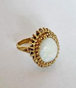 18K Gold Opal Ring